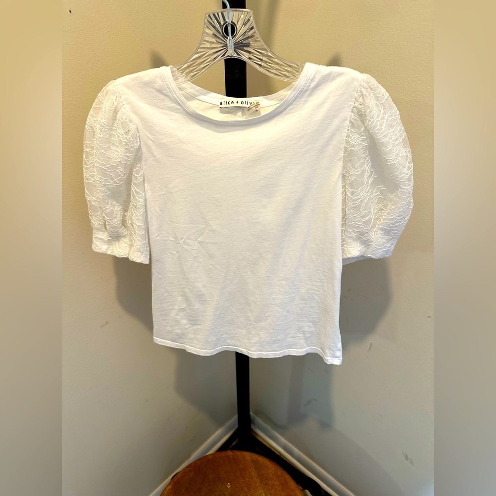 Alice + Olivia White Textured Puff Sleeve Blouse